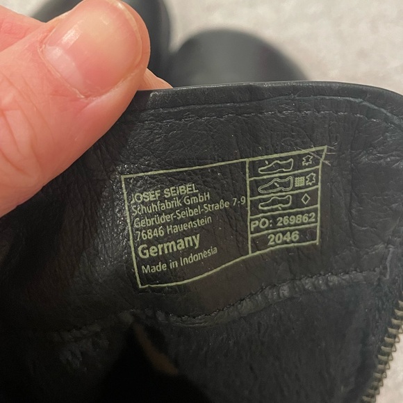 Josef Seibel Black Naly Leather Bootie, Size 39 EEUC like new - Picture 8 of 10